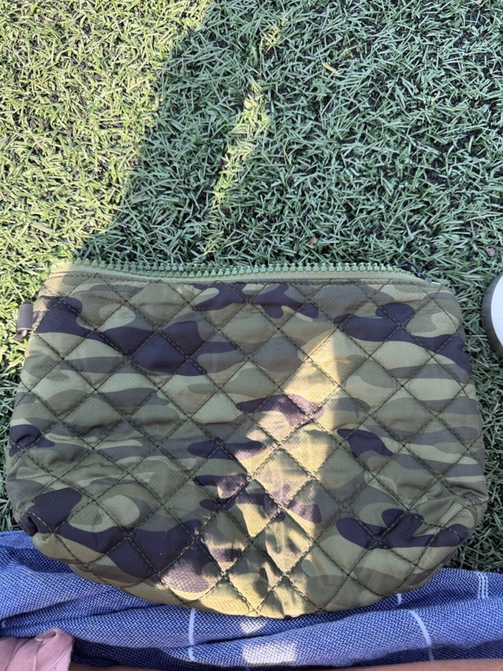 Viv & vine Camo Cosmetic Pouch  NWOT